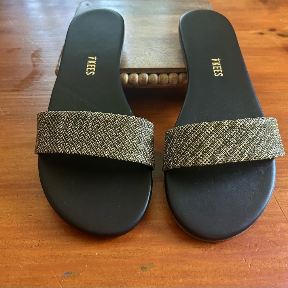 TKEES sz 8 Alex Glitter Sparkle Flats Sandals Slides in Metallic Gold Black